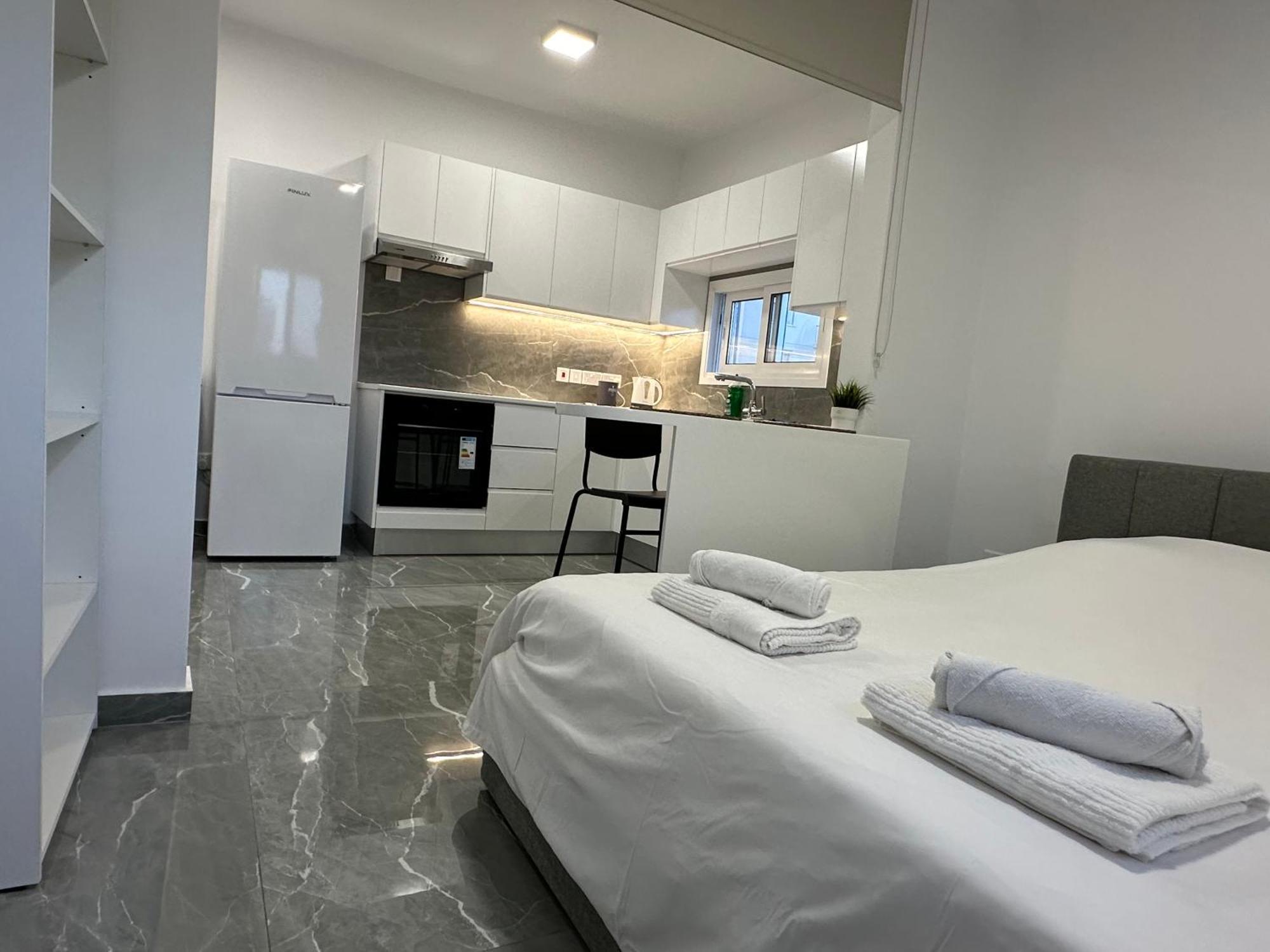 Appartments 750m From Beach, Tourist Area Апартаменты Лимасол